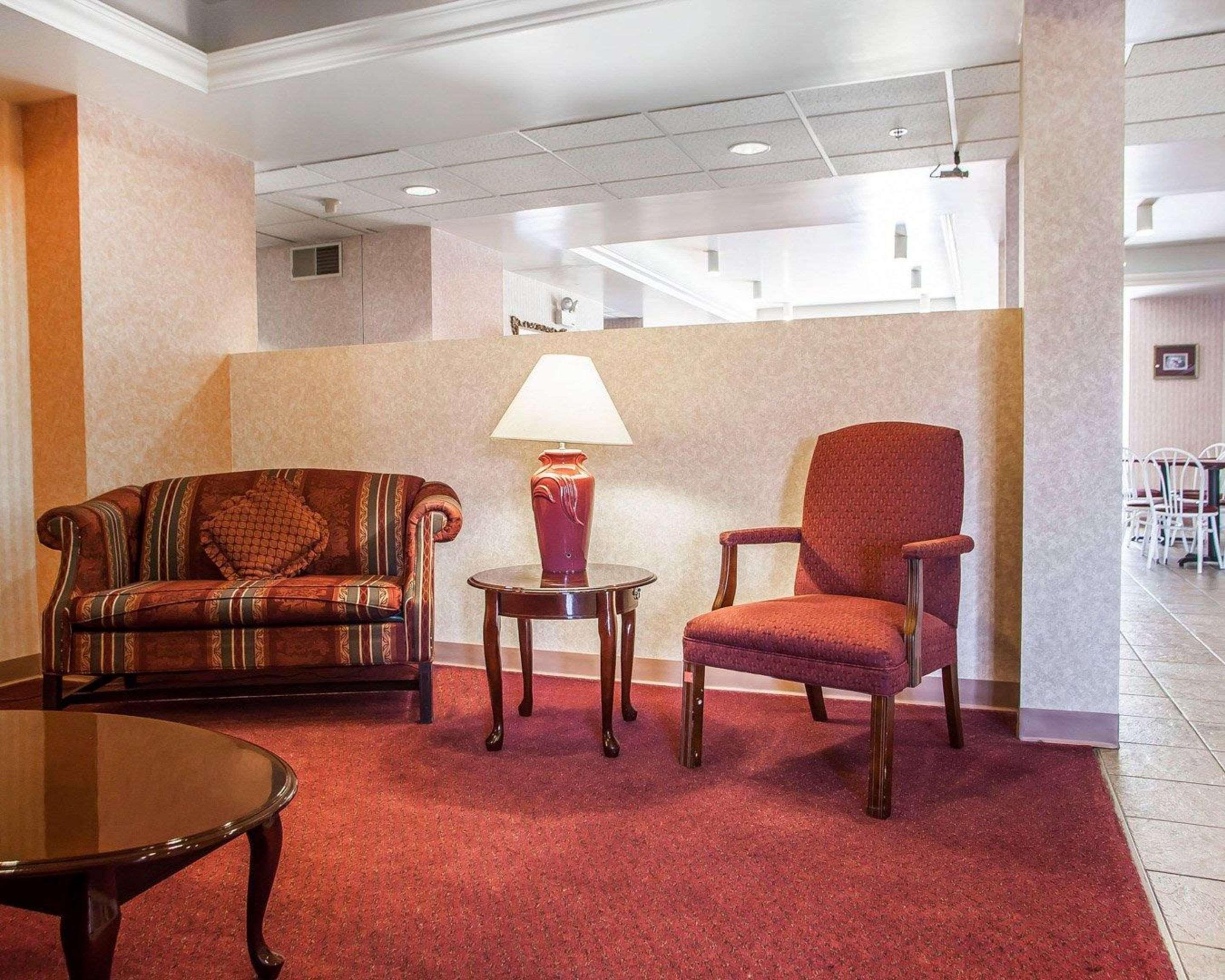 Quality Midway Inn 2*