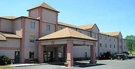 Quality Midway Inn Bethel